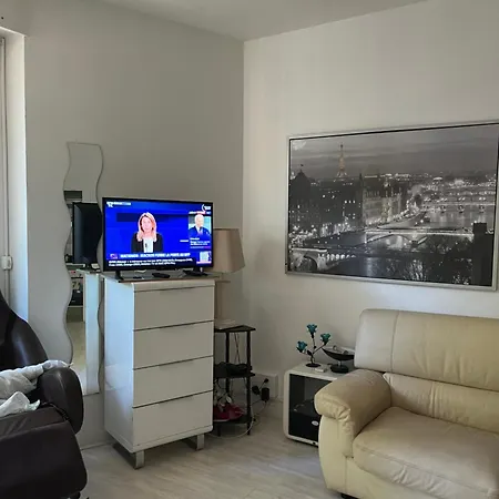 Apartment Small Cosy In *