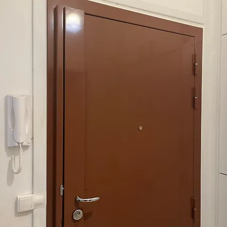 Small Cosy In Paris